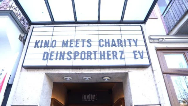 Ein Abend voller Emotionen, Hoffnung und gemeinsamer Energie ✨ Gestern durften wir das einjährige Jubiläum unserer 1. DeinSportherz e.V. Charity Night in der Filmbühne Bad Nauheim feiern – ein ganz besonderer Moment für uns. Gemeinsam mit unseren Wegbegleitern und Unterstützern haben wir auf erreichte Meilensteine zurückgeblickt, spannende kommende Projekte vorgestellt und inspirierende Persönlichkeiten gewürdigt, die unseren Weg prägen. Die vielen unvergesslichen „Magic Moments“ dieses Abends werden uns noch lange begleiten 💫 Und wir schauen bereits voller Vorfreude nach vorne: Die nächste DeinSportherz e.V. Charity Night im Frühjahr 2027 ist schon in Planung! Von Herzen DANKE an alle, die uns so großartig unterstützen und diesen Weg mit uns gehen ❤️ #deinsportherz #filmbühnebadnauheim #ᴄʜᴀʀɪᴛʏɴɪɢʜᴛ